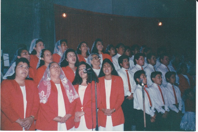 Parte del Coro en la 1er Convención del Distrito, en 1995