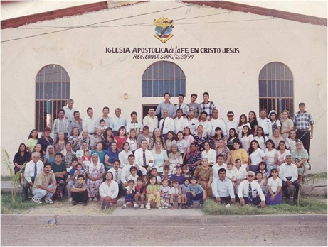 Hno. Amalio Gallarzo y la congregación de la 3a. Iglesia