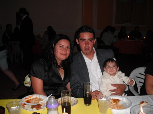 Archivo:Cena de matrimonios, Sarita y su familia.jpg