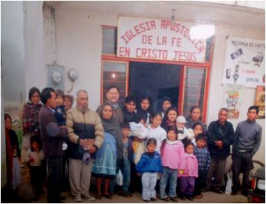 Archivo:Congregación y pastor en Hueyápan (2011).jpg