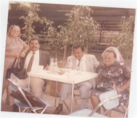 Archivo:Revs Daniel Castellanos F., y Secundino Díaz M., con su respectiva esposa.jpg