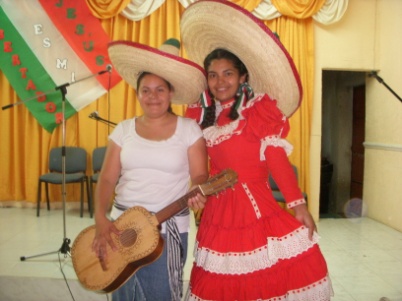 Archivo:Fiesta mexicana, sara, Karla.jpg