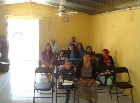 Archivo:Culto dominical en la 2a IAFCJ de Puebla, Puebla 2013-2.jpg