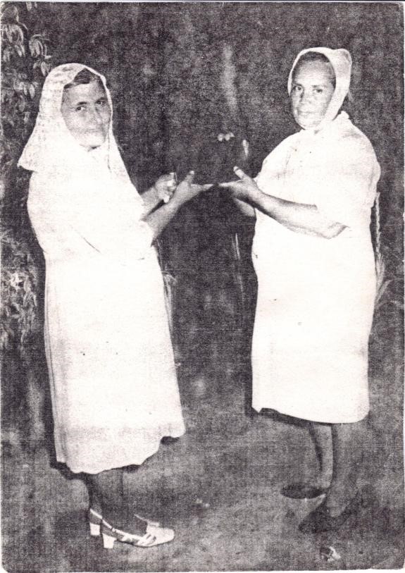Esposas de pastor lado izquierdo Hna. Maria Caballero de Alcala