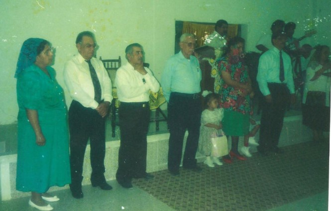 Pastor Hno. Ruperto Garza con su equipo de Ministros (1997)