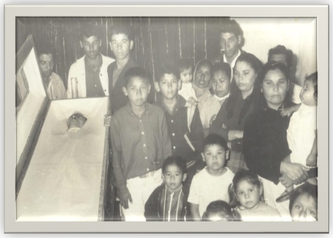 Archivo:Funeral del Hno. Pilar Castillo pionero de la 2a IAFCJ (1968)..jpg