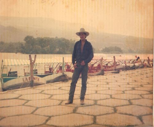 Hermano Armando Díaz Olvera cuando recién llega a la ciudad de Manzanillo, Colima.