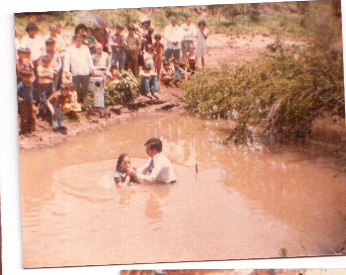 Archivo:Jesus martinez bautismando.jpg