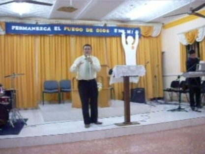 Archivo:Ministración Hno. Raúl velada 29 FEb. 2009.jpg