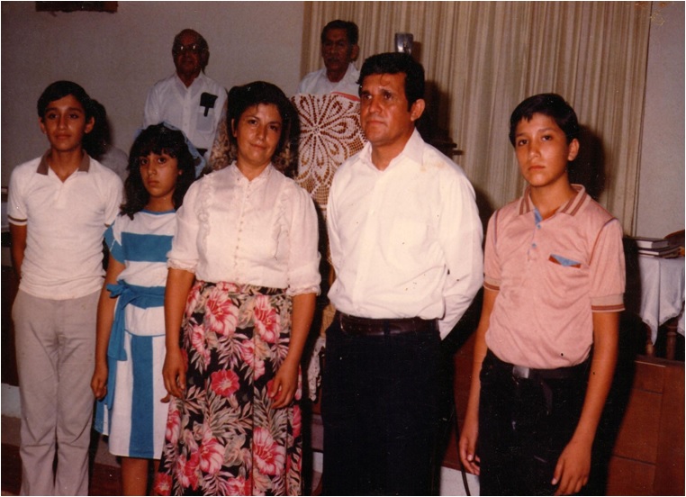 Archivo:EDUARDO Y ESTHER RAMOS 1980-1985.jpg