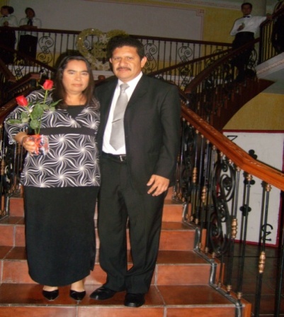 Archivo:Rev. Raúl Ramírez y su esposa3.jpg