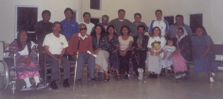 Pastor Hno. Ruperto Garza con sus jefes de grupo celulares (2001)