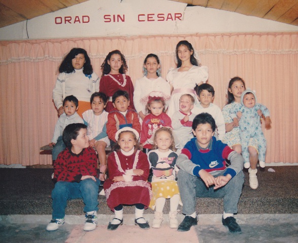 Niños en Diciembre de 1992, durante el pastorado de Jorge Solano