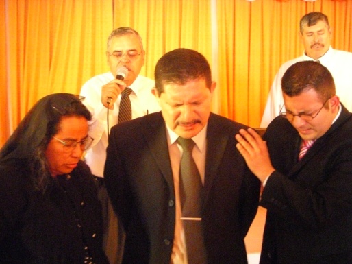 Archivo:Orando por el pastor.jpg