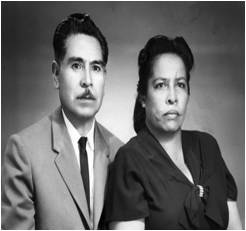 Archivo:Rev. León Fragoso Serrano y su esposa Clarita Solorzano.jpg