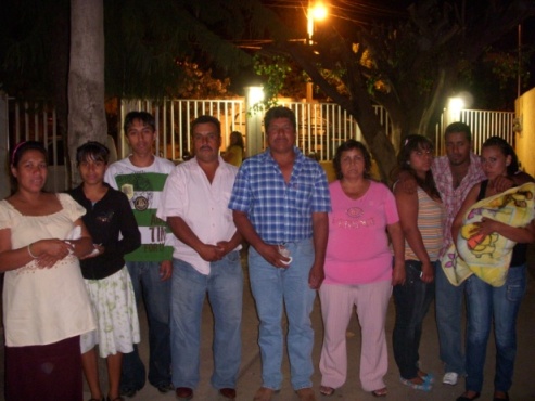 Archivo:Grupo de San Juanito.jpg