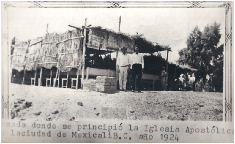 Archivo:Primer templo en 1924.png