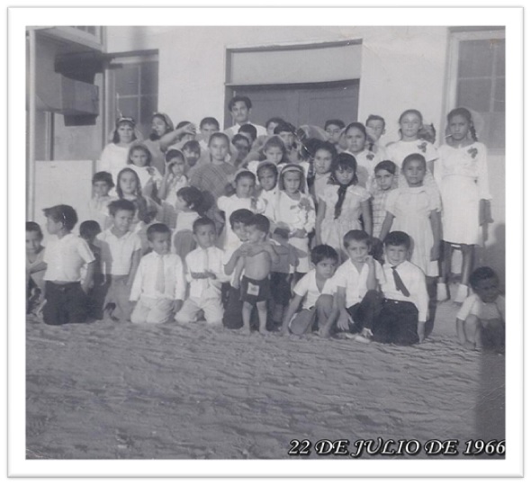 Archivo:NIÑOS DE LA CONGREGACION DE LO AÑO 1966. .jpg
