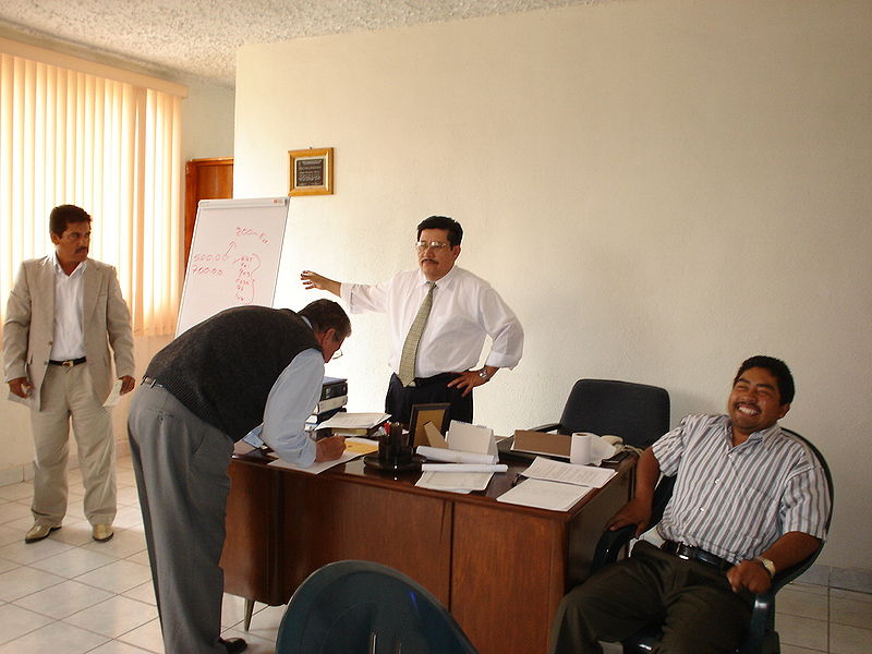 Archivo:Oficina del Dto. La Paz 2005.JPG