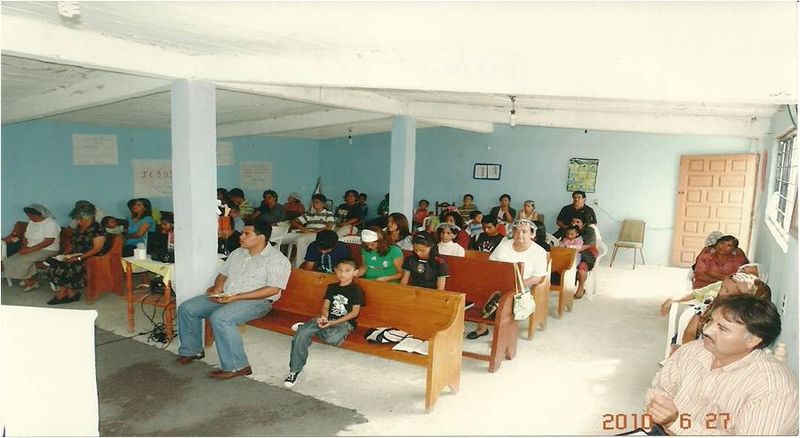 Archivo:Culto dominical en Tetela.jpg