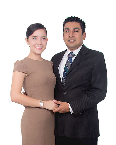 Pastor Actual Uriel Gómez y Esposa
