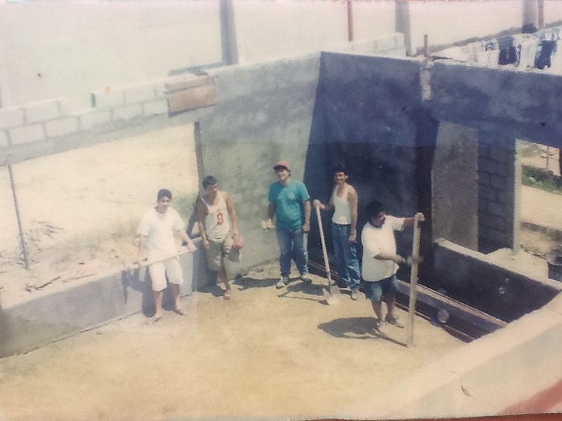 Archivo:Construccion del Templo CERESO La Paz 2001..JPG