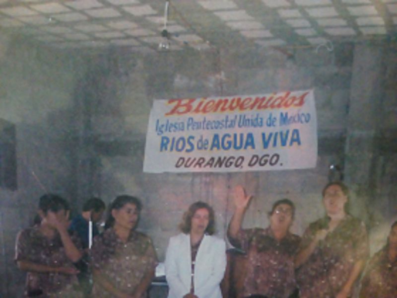 Archivo:Miembros iglesia pentecostal unida Rios de Agua Viva-2.jpg