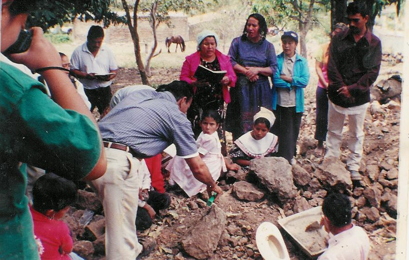 Archivo:San Martín primera piedra.png