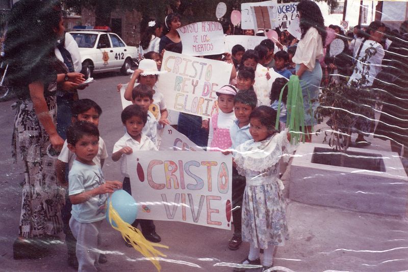 Archivo:1997 Marcha de la Victoria.jpg