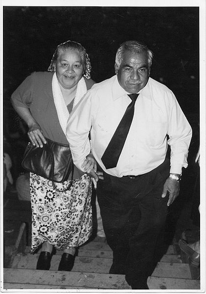 Archivo:Victor Muñiz y Esposa.jpg