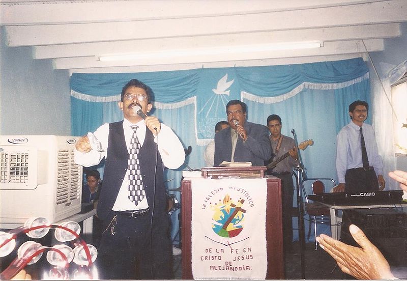 Archivo:Foto 5 Pastor Antoni Enriquez en mision Alejandria.jpg