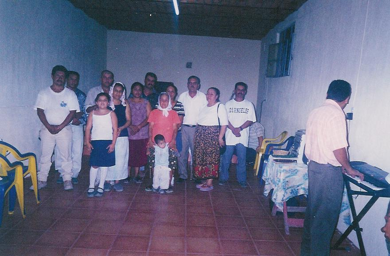 Archivo:Hermanos en La Joya, Magdalena, Jal..png