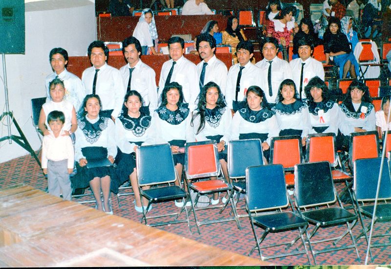 Archivo:1989 Rondalla en Convención GDL.jpg