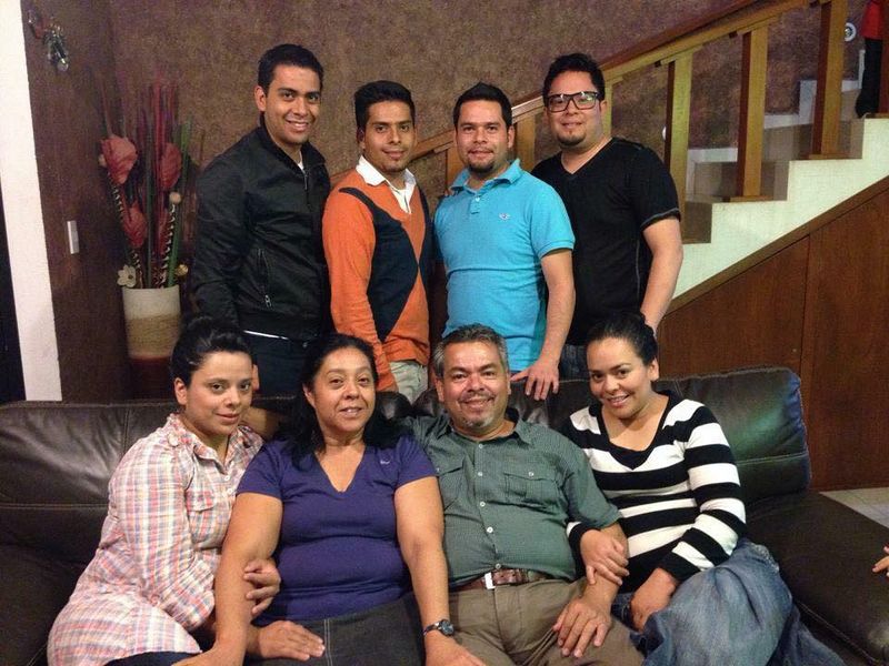 Archivo:Familia pastoral Renteria López-Puebla 2016.jpeg