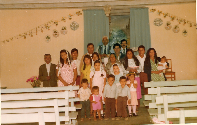 Archivo:FOTO DE LA CONGREGACIÓN EN 1977.png