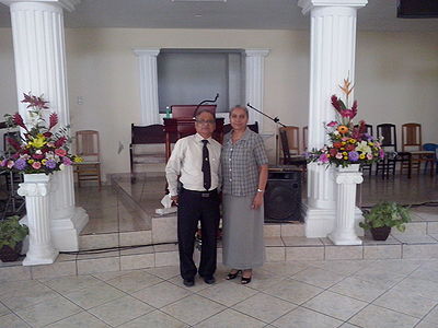 Pastor Actual Alfredo Andrade y Esposa