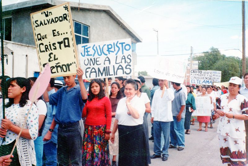 Archivo:1997 Intermedios con sus mensajes.jpg