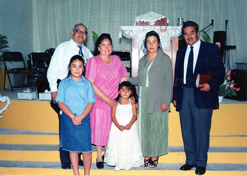 Archivo:2002 Visita de Ex-Pastores de la 1a IAFCJ SLP.jpg