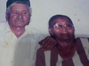 Hno. Rafael Chavéz y Hna. Josefina Olvera.jpg
