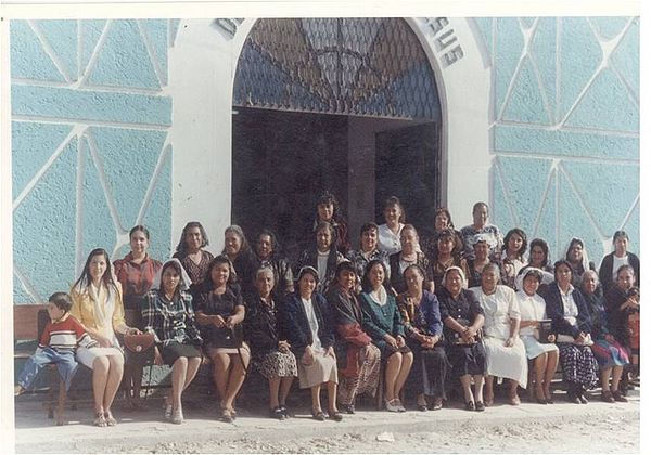 Señoras, Primera Iglesia de Puebla.jpg