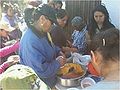 Comida a personas vulnerables, Col. San Isidro, enero 2013, San Martín Texm, Pué..jpg
