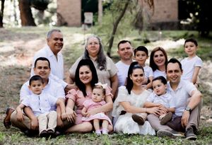 Familia del Pastor Eliud Vega y Hna Lorena Castro