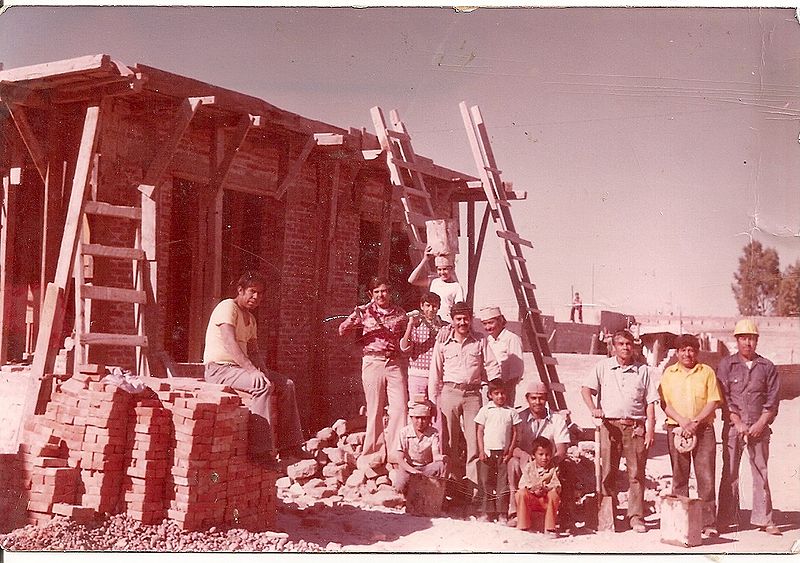 Archivo:1973 construccion templo.jpg
