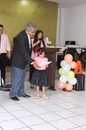 Participación de Aiteam infantil, Pastor Eliud Vega (traje, 2018).