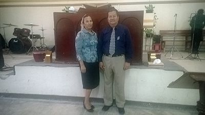 Pastor Actual Daniel Pineda y Esposa