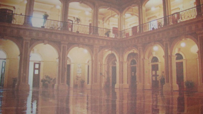 Archivo:Palacio de gobierno de Colima.JPG