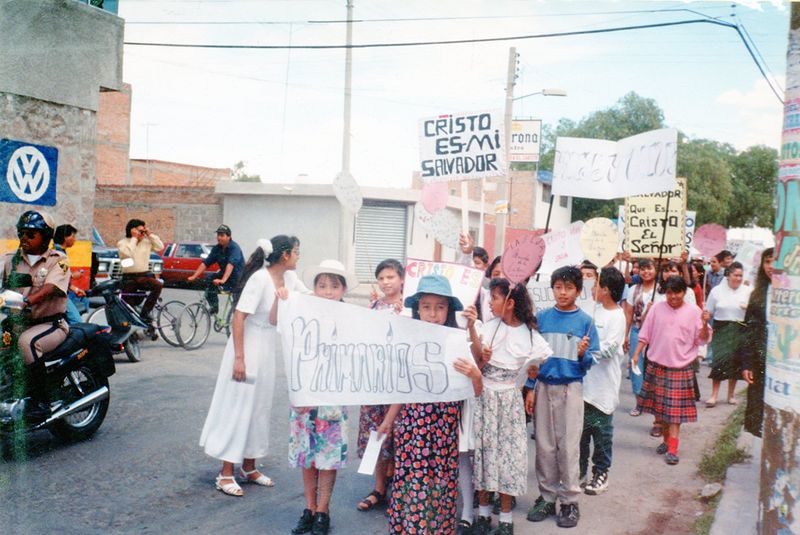 Archivo:1997 Primarios en Marcha.jpg