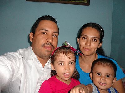 Pastor Actual Felipe Antonio y Familia