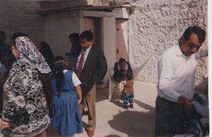 El hermano Julio García Blanco, (con traje), Encargado de la Misión, en el año 2000. Aquí realizaban sus Servicios al Señor Jesucristo en ese tiempo